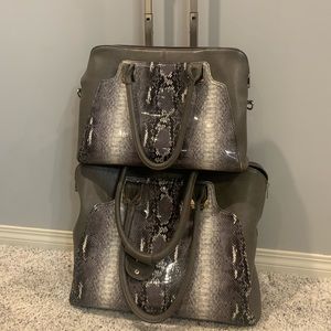 Rolling Weekender Bag with Matching Stackable Tote